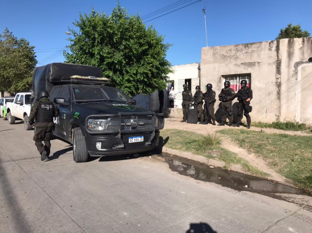 Allanamientos en el b° Nicolás