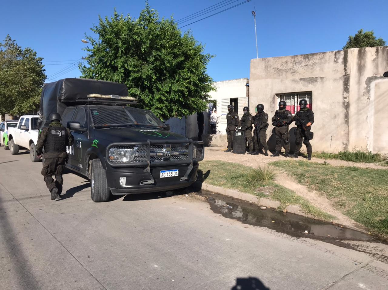 Allanamientos en el b° Nicolás