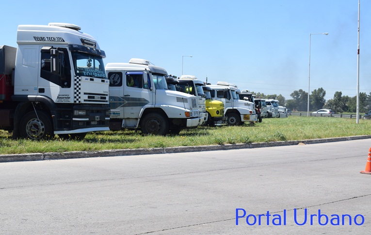 Camioneros se manifiestan