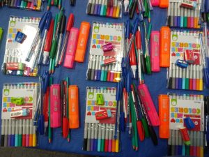 AOMA entregará kits escolares