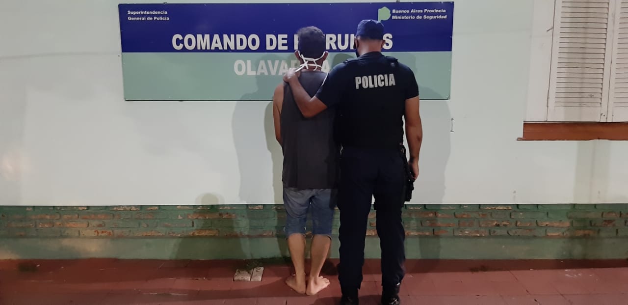 Huyó, embistió a un ciclista