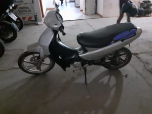 Circulaba en una moto