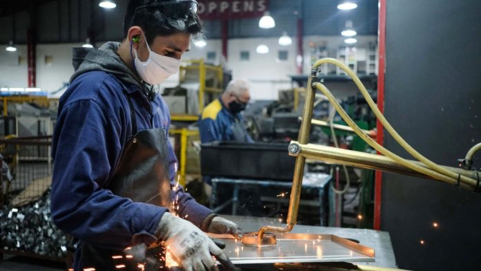 los salarios perdieron