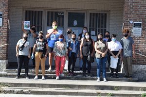 Este miércoles colocaron pegatinas