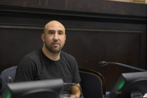 César Valicenti respondió a