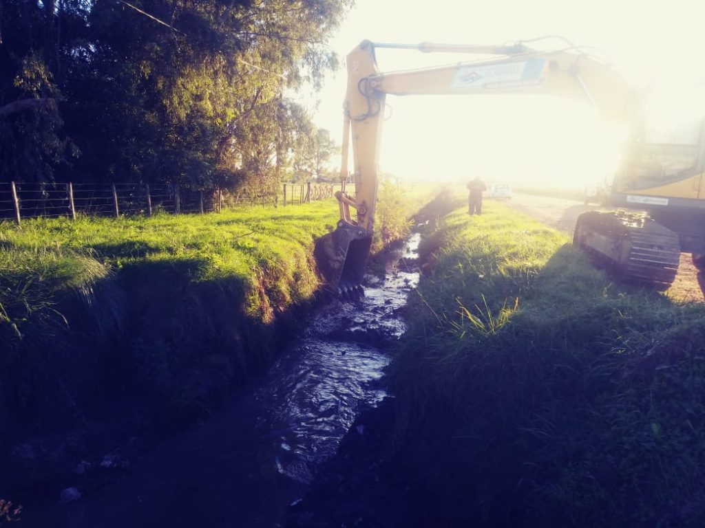 Continúa la limpieza de canales