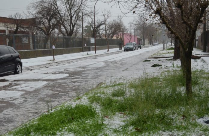 Viento lluvia y granizo