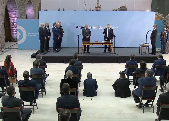 Alberto Fernández tomó la jura