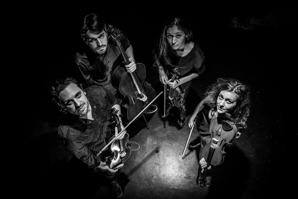 Clínica abierta y espectáculo con