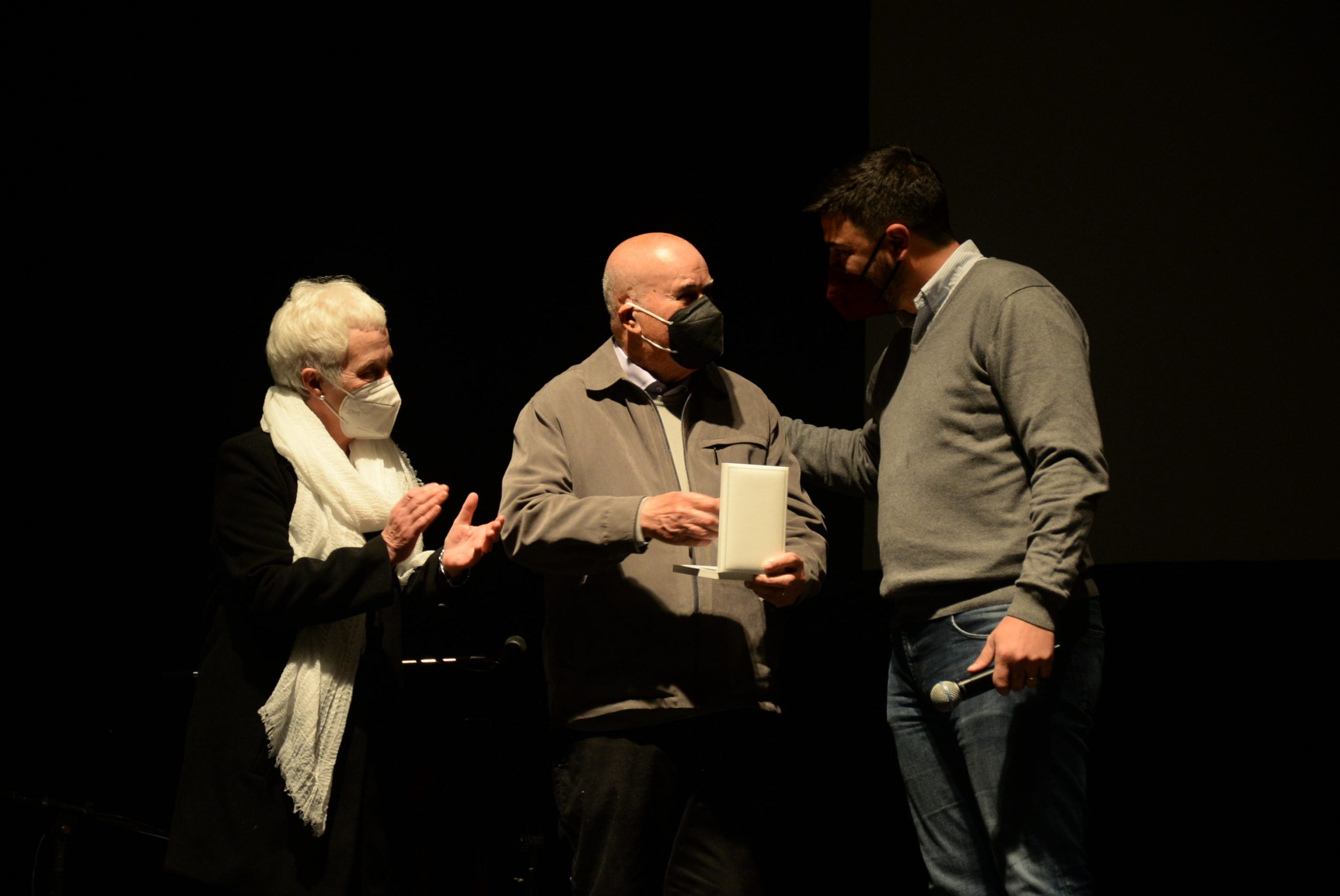 Tener el título de Maestro