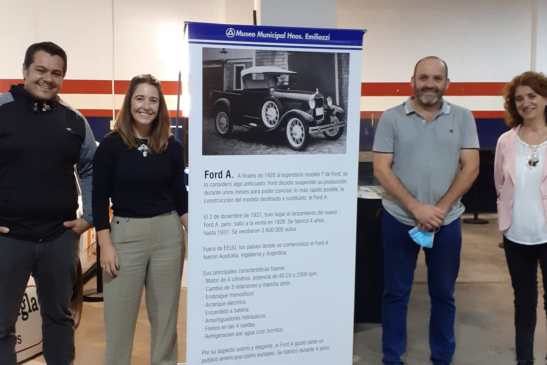 Inauguró la muestra de