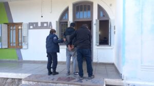 Detuvieron a tres personas