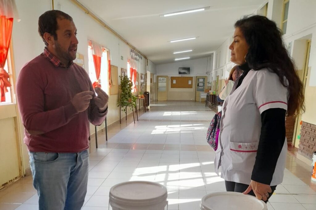 Provincia continúa repartiendo pintura