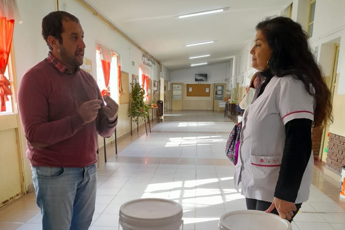 Provincia continúa repartiendo pintura