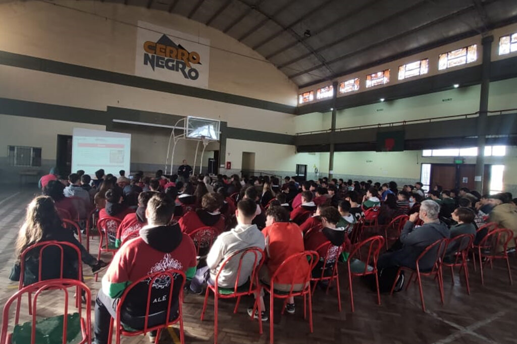 Concurrida charla sobre Seguridad