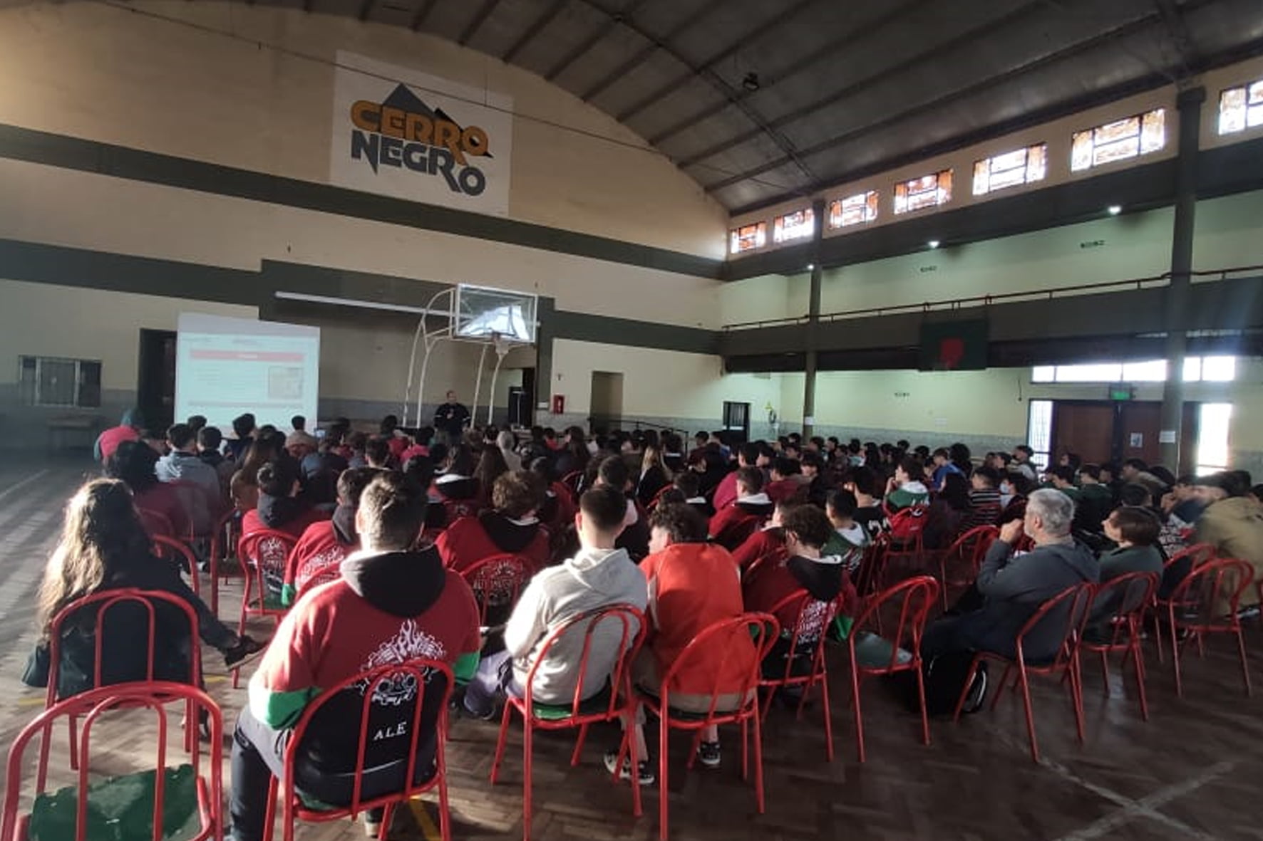 Concurrida charla sobre Seguridad