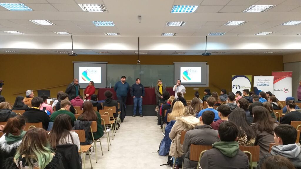 Con una emotiva apertura