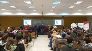 Con una emotiva apertura