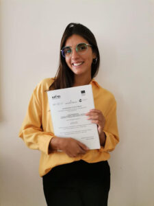 Graduada de Sociales culminó