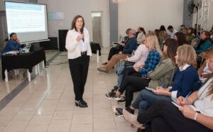 Más de 200 docentes