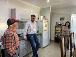 Son 100 familias que