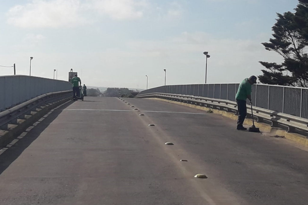 Limpieza en el puente